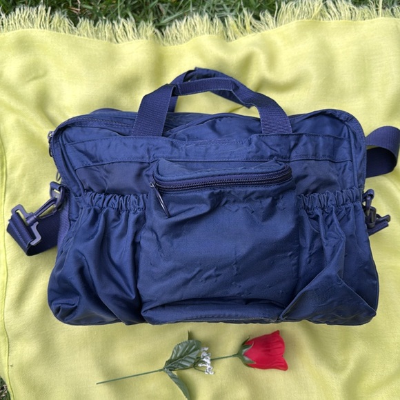 ⛺️ LAND’S END; Large VINTAGE Navy Travel/Overnight/Kid’s Bag w/Storage Pockets! - Picture 13 of 16